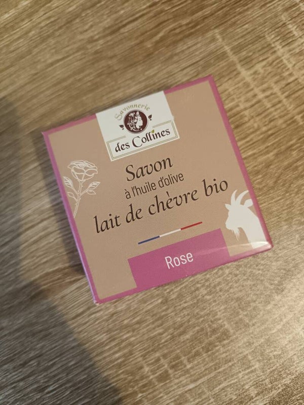 Savon aux lait chèvre rose