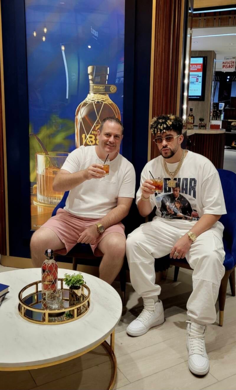 BAD BUNNY Y LIKEVO MUSIC