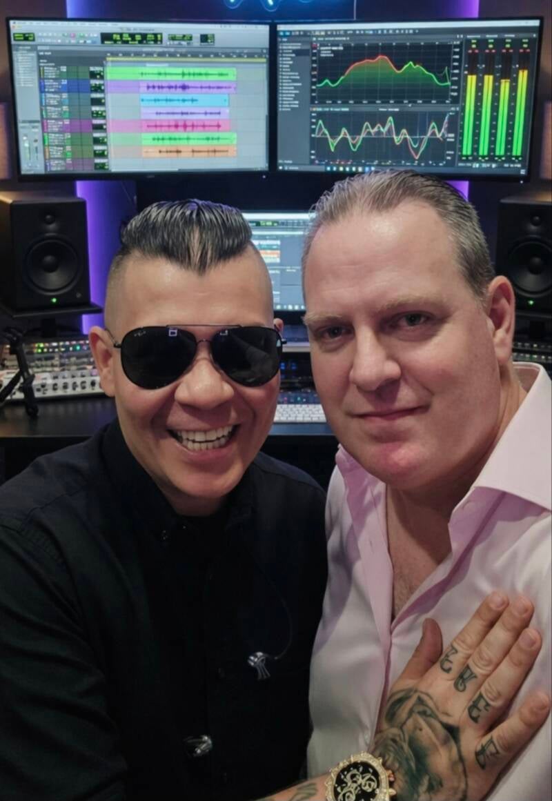 ALZATE Y LIVO MUSIC