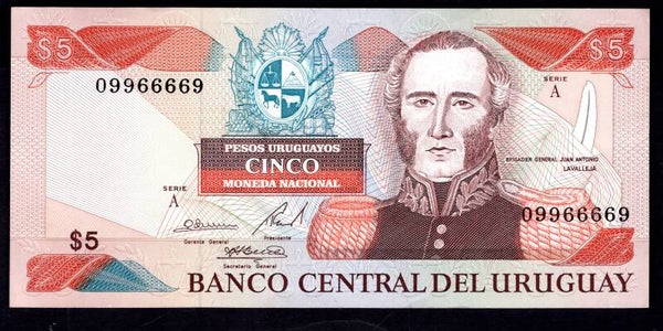 Urugay. 5 Pesos (1997)  A 09966669. F-VF.  DY19832