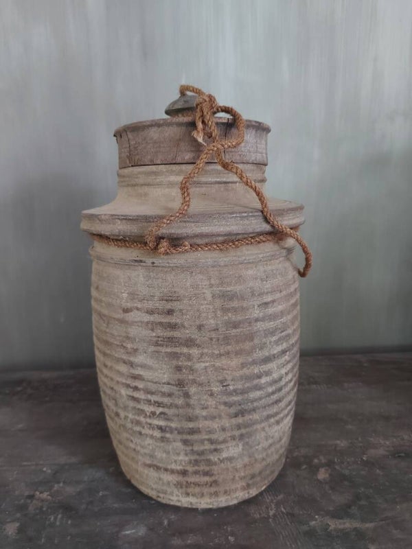 Unieke Pot Nepal met deksel 007
