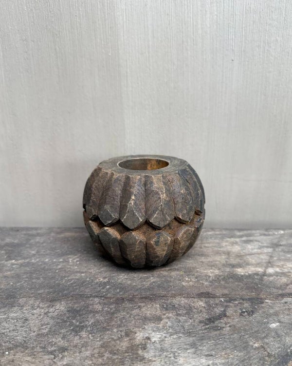 BE UNIQ - Kandelaar Buru Carve