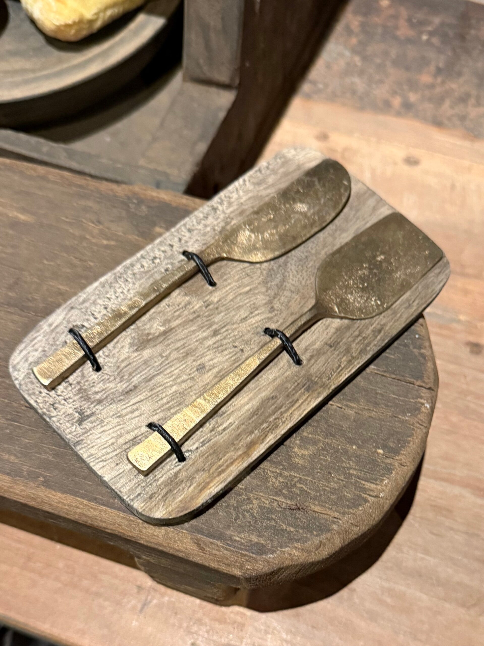 AURA PEEPERKORN - Kaas/Boter Mesjes Old Messing