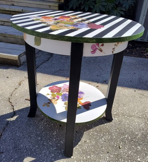 B&W Table with Green Rim