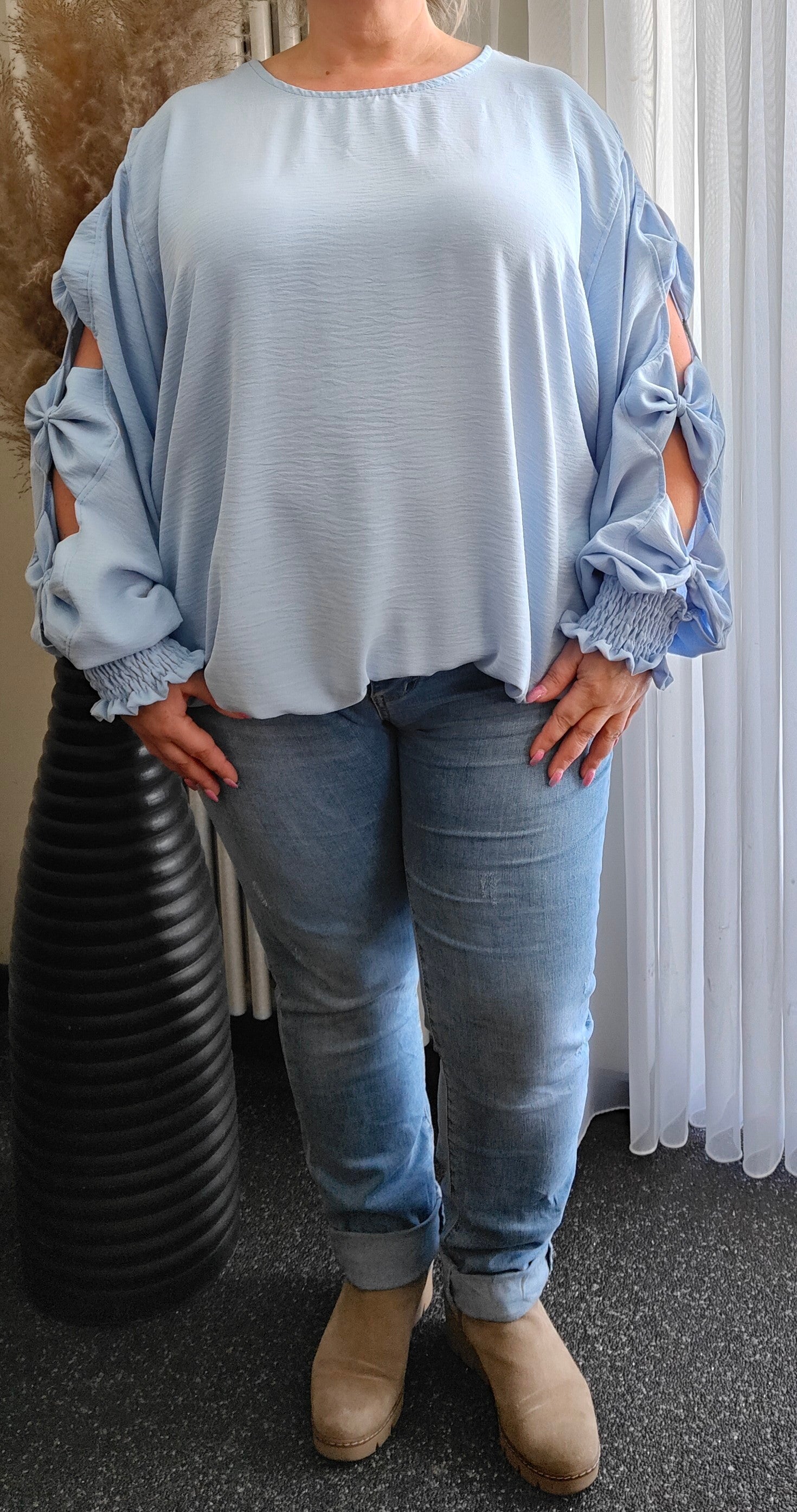Plus Size Blouse met strikken op de mouw licht blauw one size 46/52