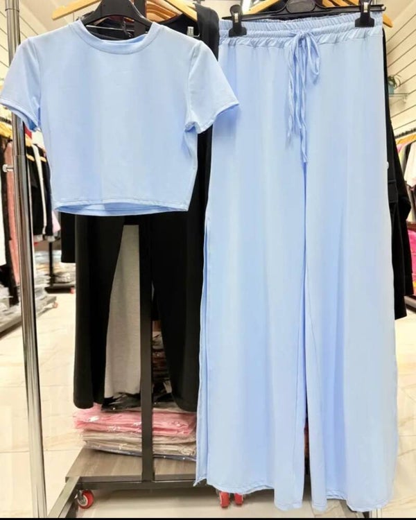 Cropped T shirt met broek met wijde pijpen en spilt One Size Baby Blauw