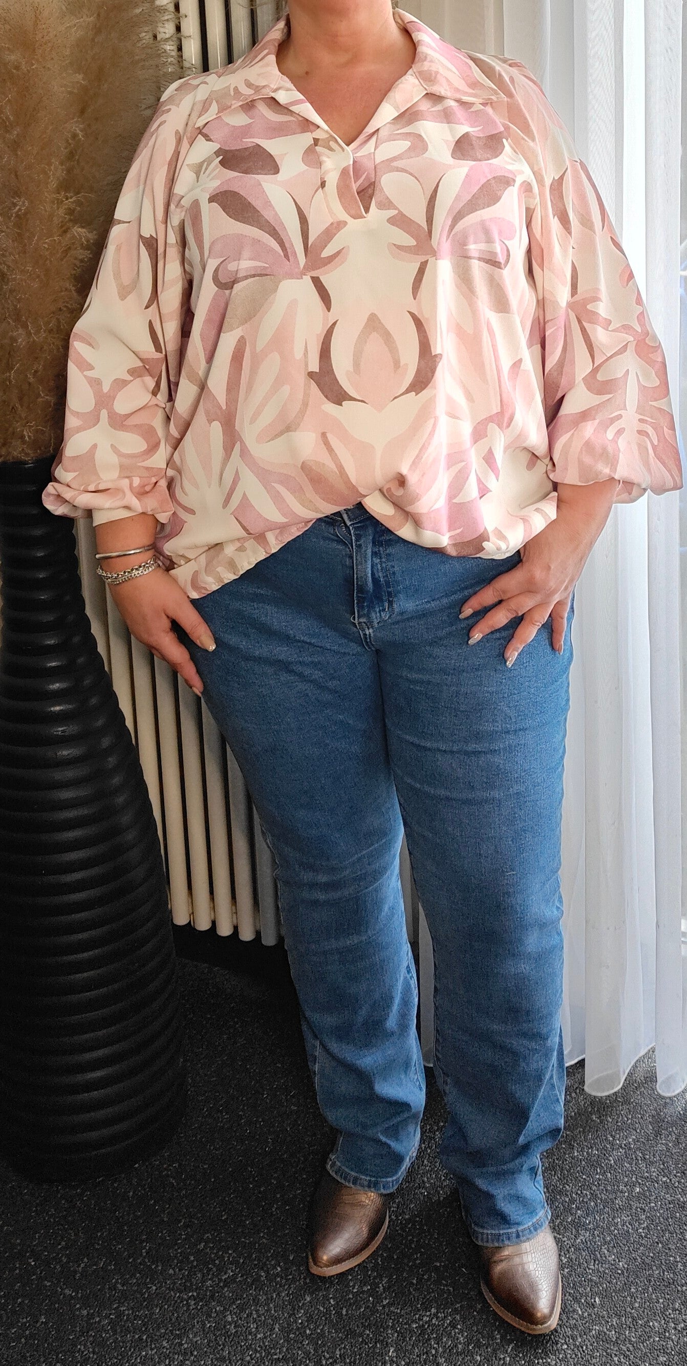 Top met kraag en print. Plus Size 42-48