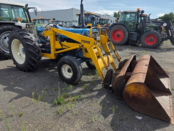 TRACTEUR - FORD - 5600 - 5,776 HRS