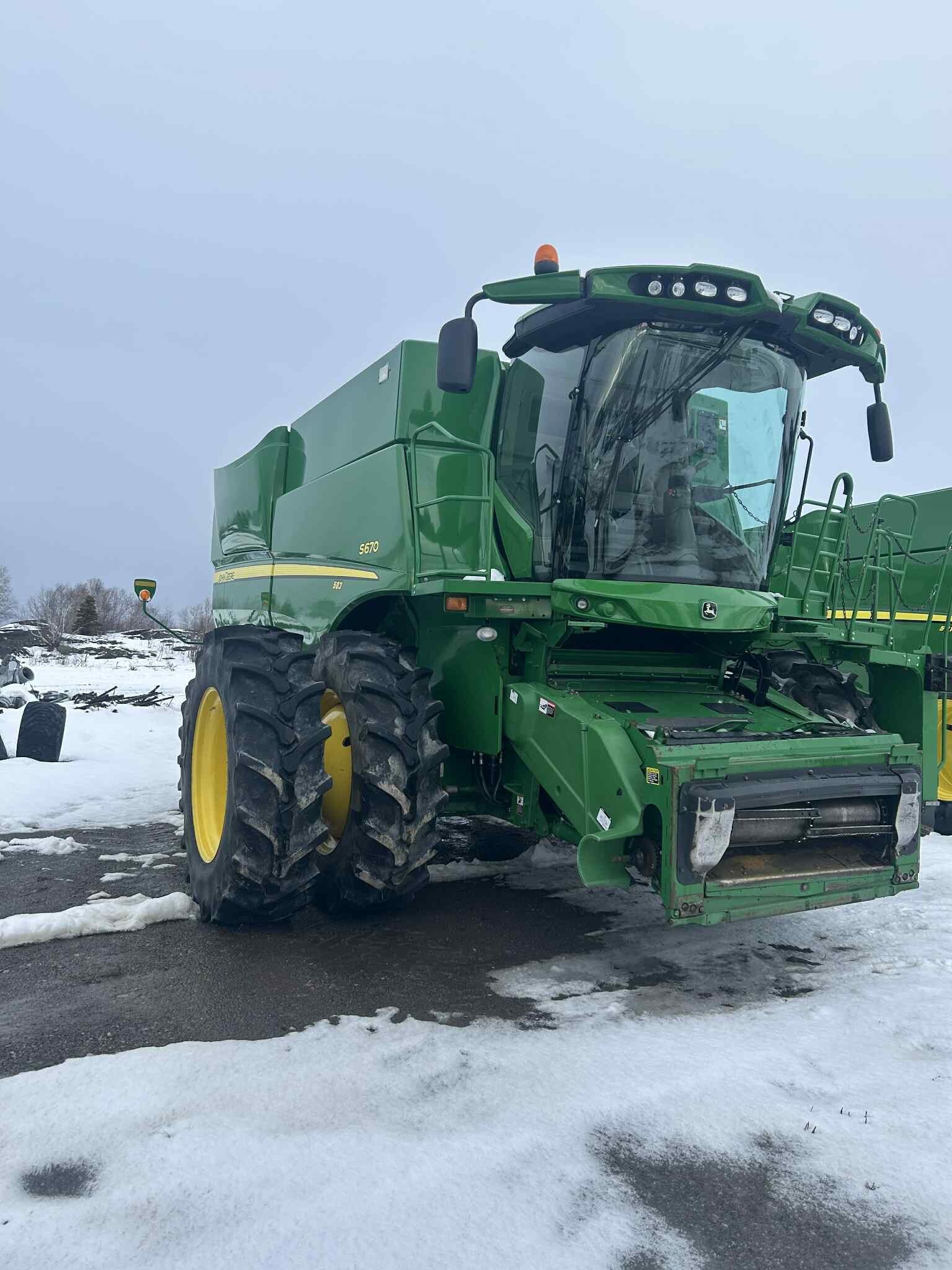 JOHN DEERE - S670 - 2013 - 2591 HRS