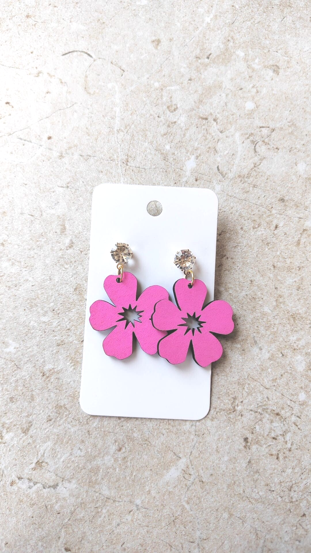 Boucles d'Oreilles Fleur – Bois Gravé & Diamant
