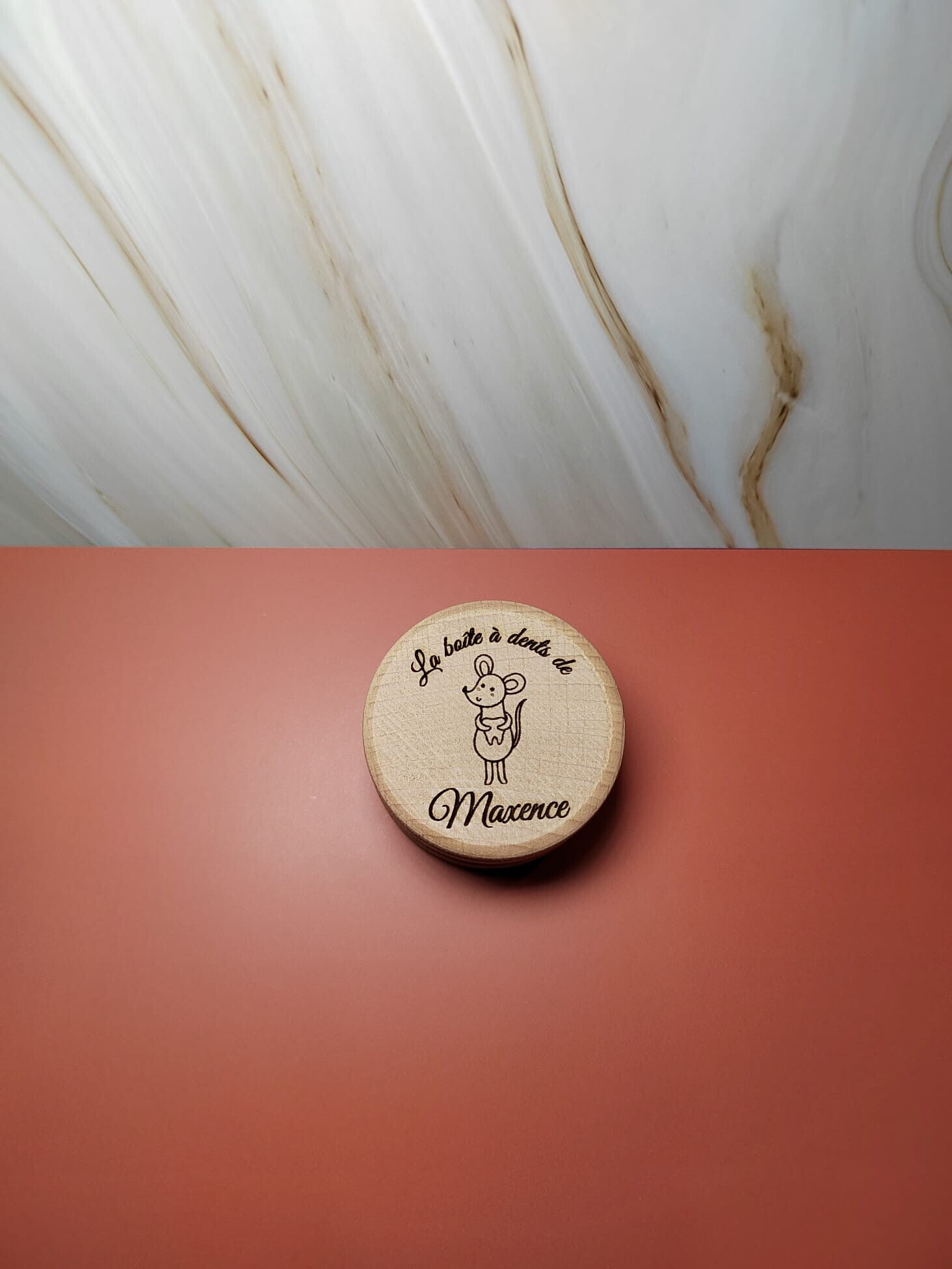 Boîte à Dents Personnalisée – Bois Gravé