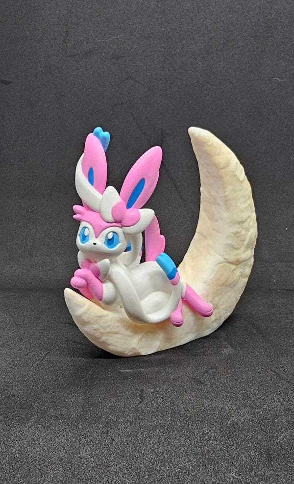 sylveon op maan