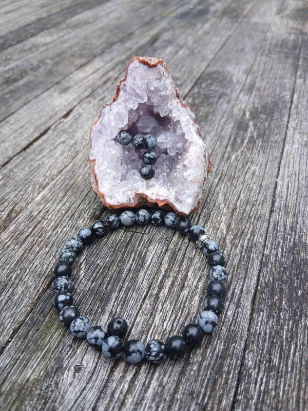 Bracelet en " Obsidienne Flocon de Neige " Bouclier en  6mm