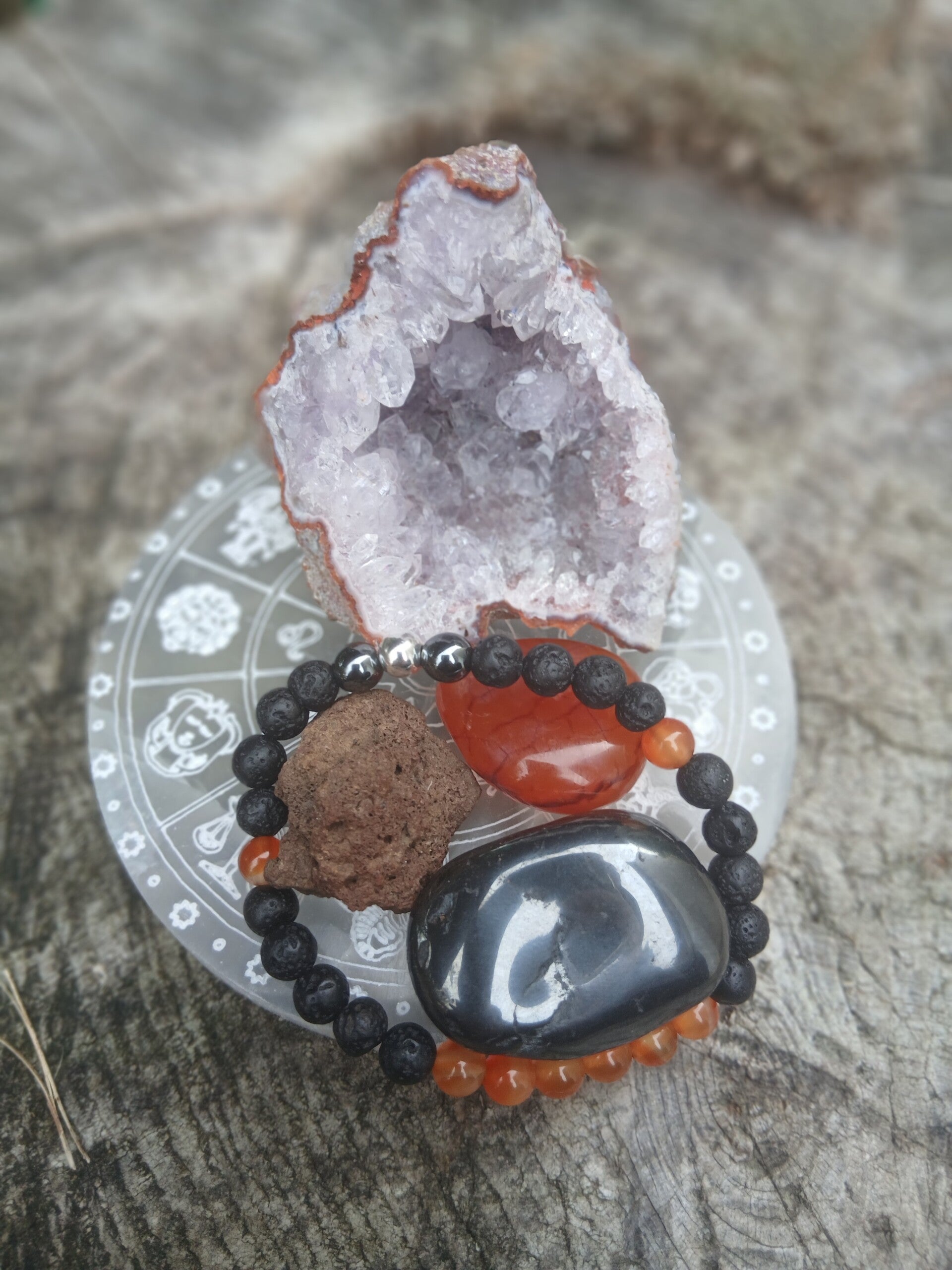 Bracelet " Chakras Racine et Sacré! Pierre de Lave, Cornaline et Hématite