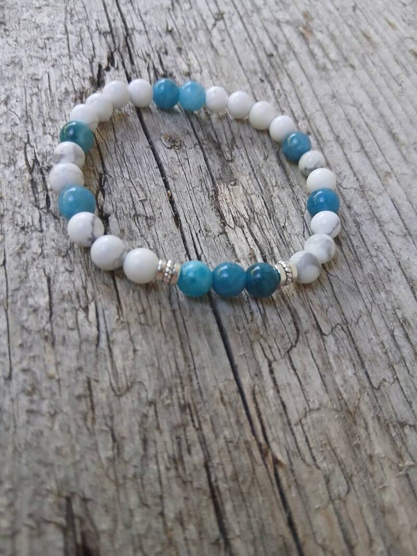Bracelet en Howlite Blanche et Apatite Bleue 6mm