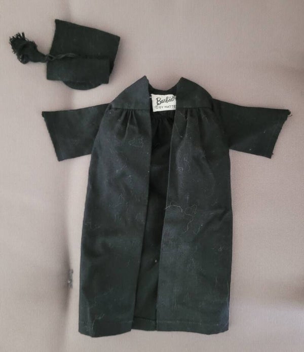 Vintage Barbie Fashion #945 - Graduation