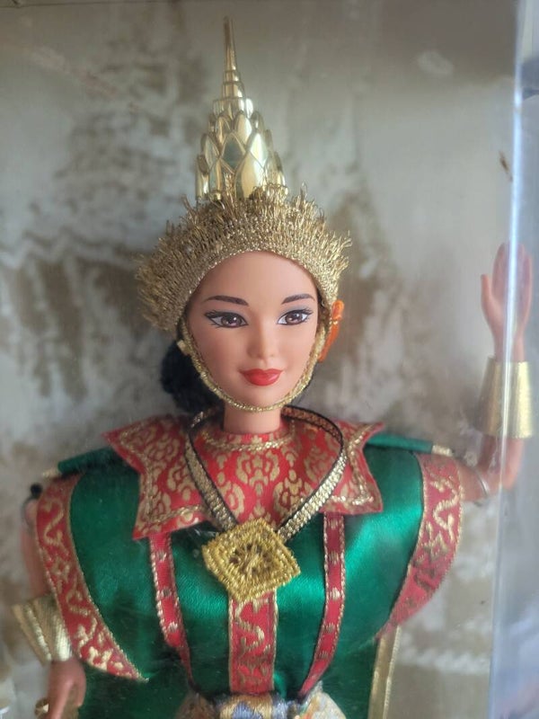 Vintage Barbie - Dolls of the World / Thai Barbie NRFB