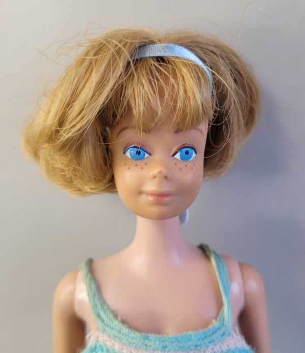 Vintage Barbie #1080 / Midge Bendabl Legs