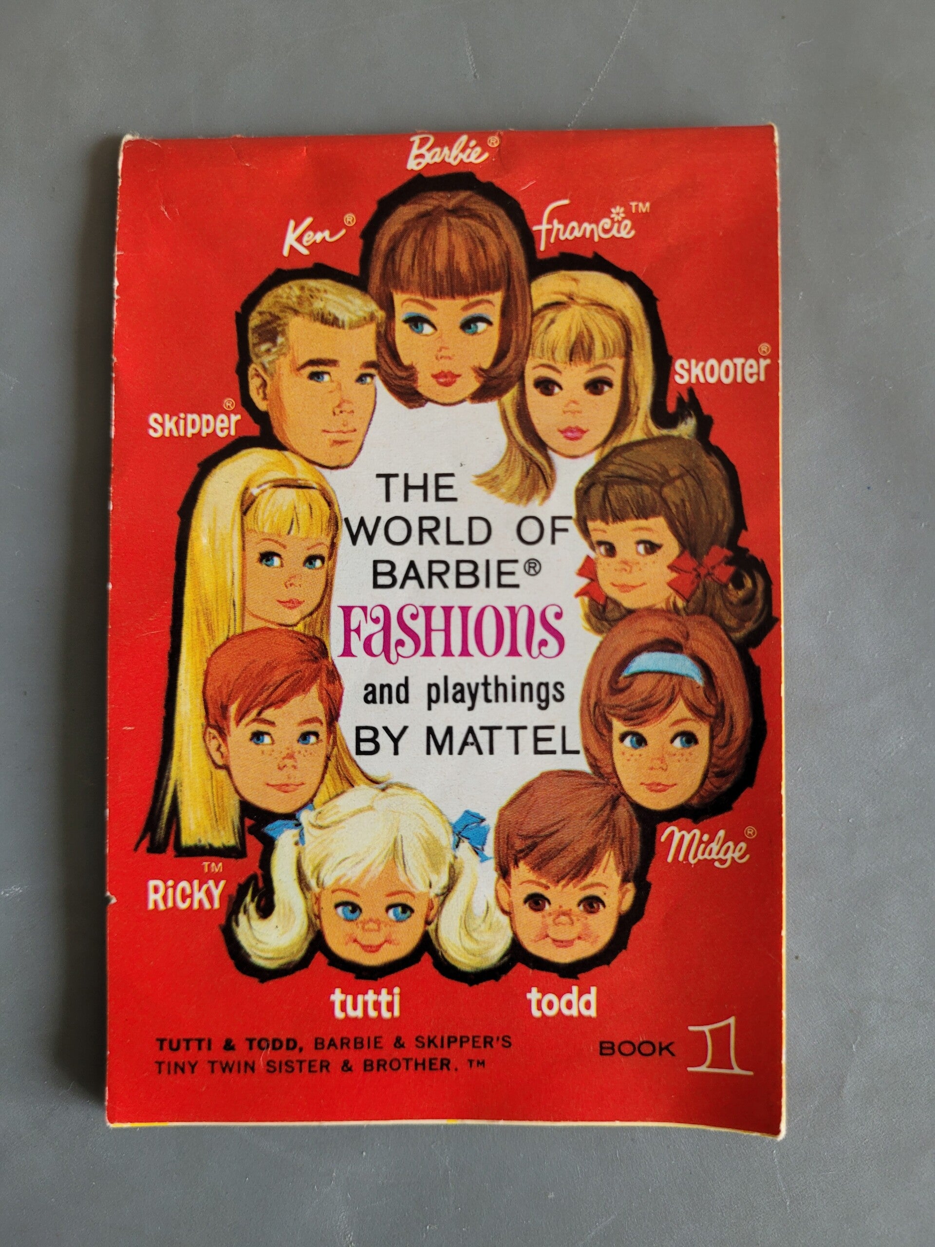 Vintage Barbie Fashion Booklet / Nine faces book 1