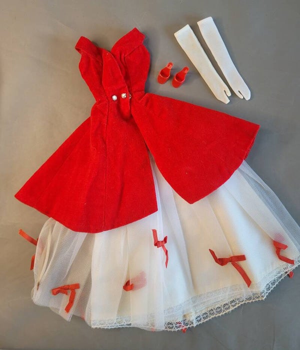 Vintage Barbie Fashion #1667 - Benefit Performance