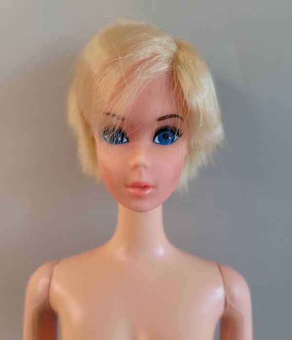 Vintage Barbie Hair Fair #4044 - Blond