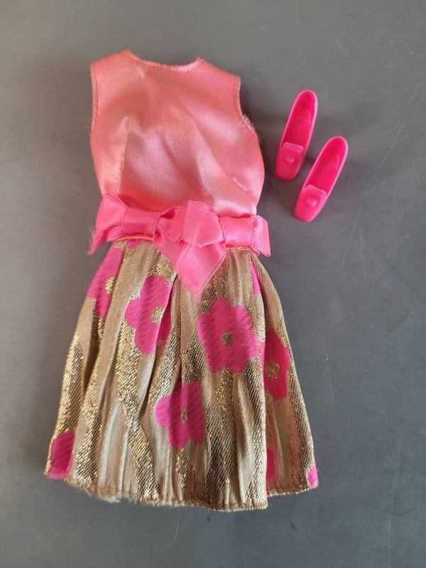 Vintage Barbie Fashion #3404 Mattel complete