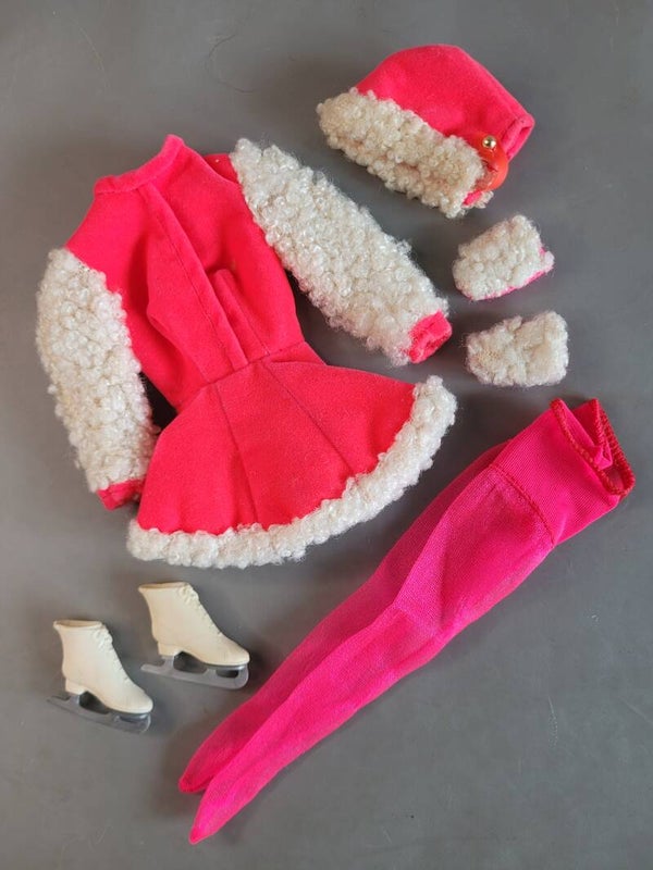 Vintage Barbie Fashion #1793 - Skate Mates