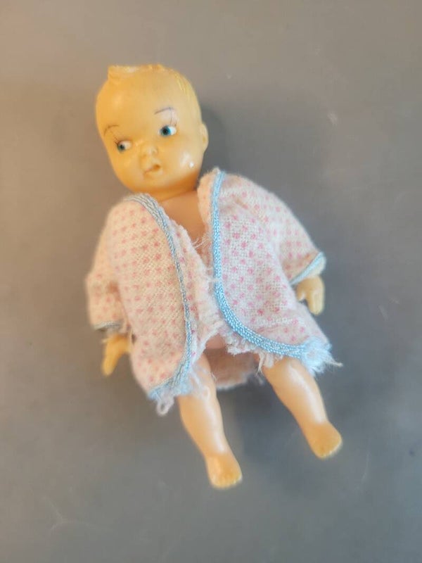 Vintage Barbie #0953 - Baby-Sits Baby