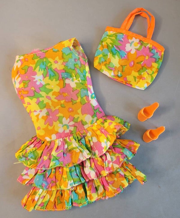 Vintage Barbie Fashion #1805 - Bouncy Flouncy