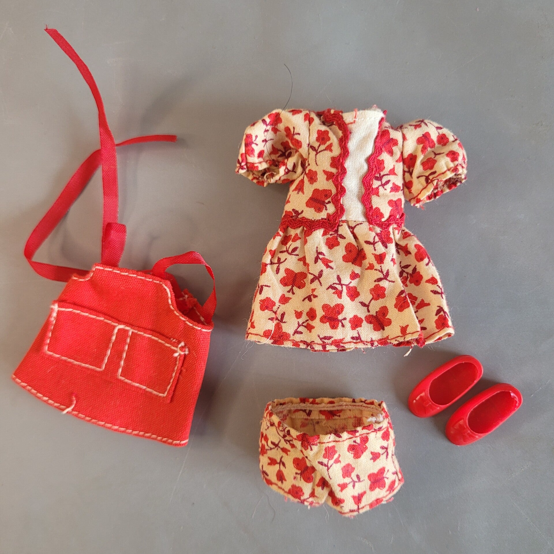 Vintage Tutti Fashion #9477 - Comfortable and Practical