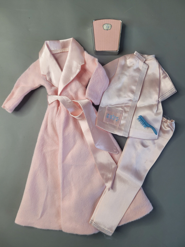 Vintage Barbie Fashion #1642 - Slumber Party