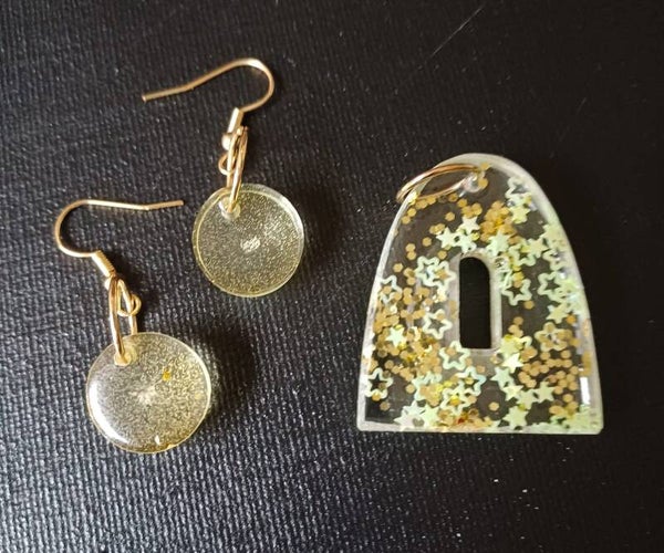 epoxy hanger met oorbellen