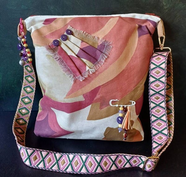 Tas met rits, tasspeld en tashanger