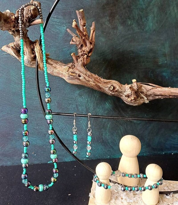 Ketting, armband en oorbellen