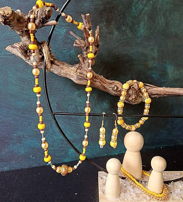 Ketting, armband en oorbellen