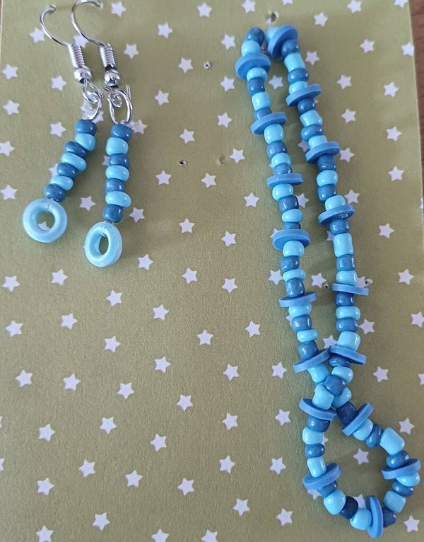 Ketting en oorbellen