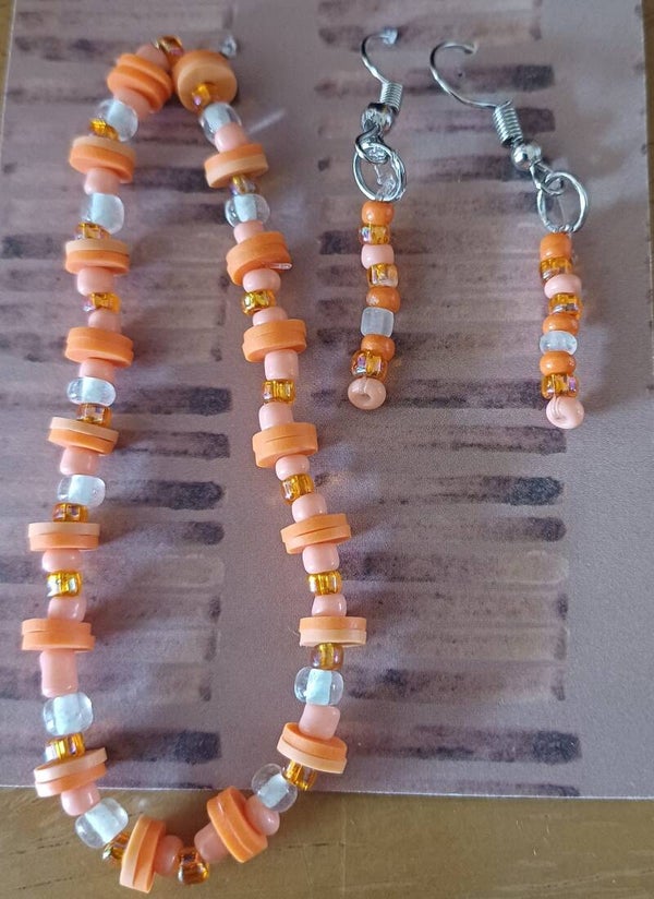 Ketting en oorbellen