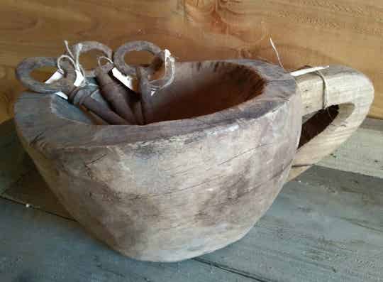 Oude houten Indiase graanmaler