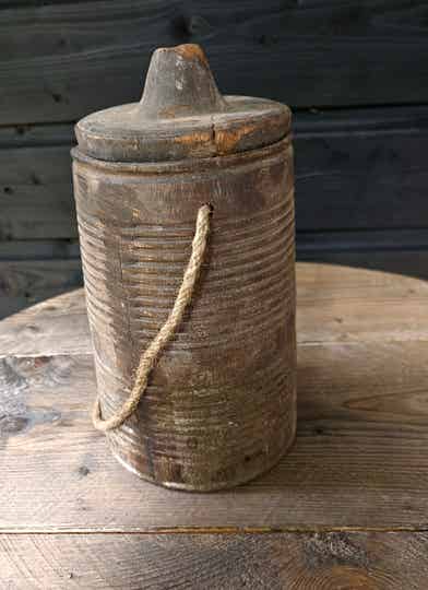 Oude Nepalese kruik met deksel B