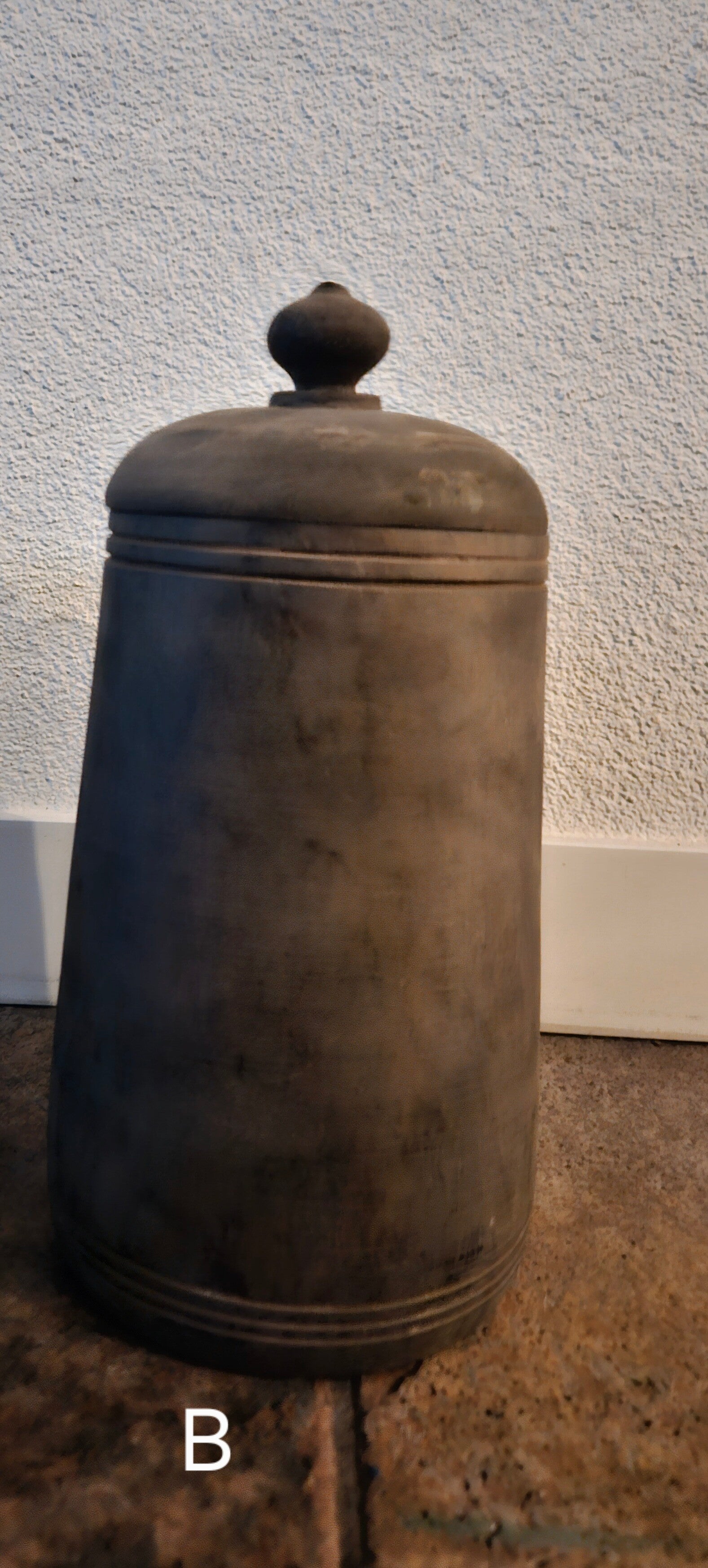 Sobere houten pot met deksel (model B)