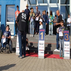 1000083040-standard.jpg