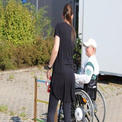 1000083073-standard.jpg