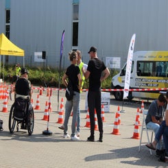 1000083104-standard.jpg
