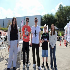 1000083440-standard.jpg