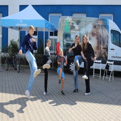 1000083518-standard.jpg