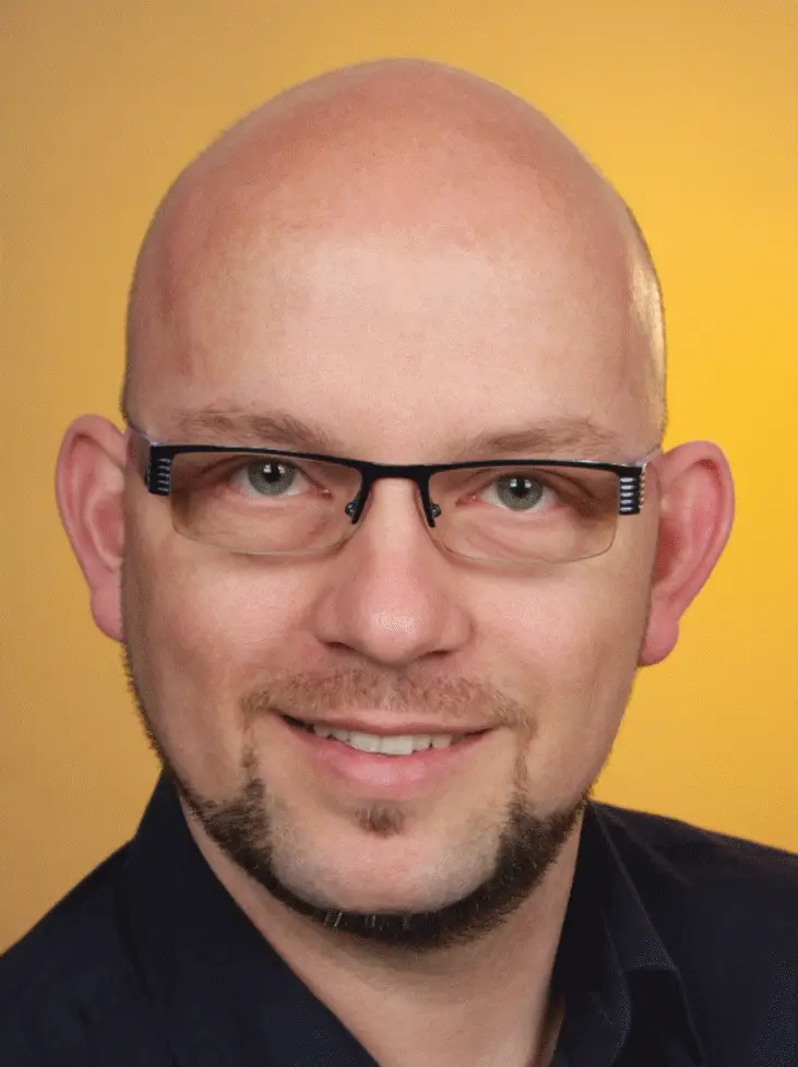 Ronny | Red Pearl Travel