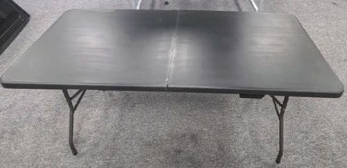 Klapptisch zur Deckenmontage für Pickup Hardtop