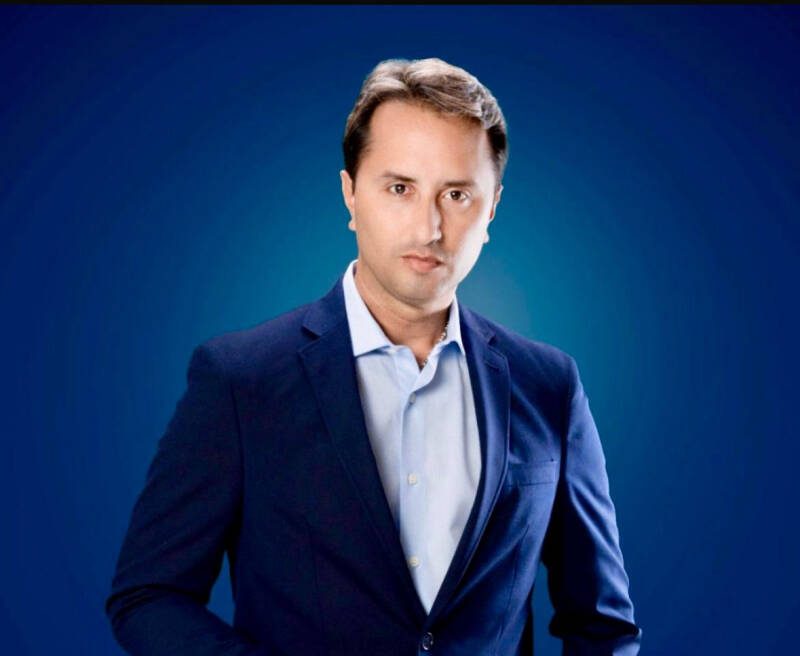 Gamalier de Hoyos — Sales Executive