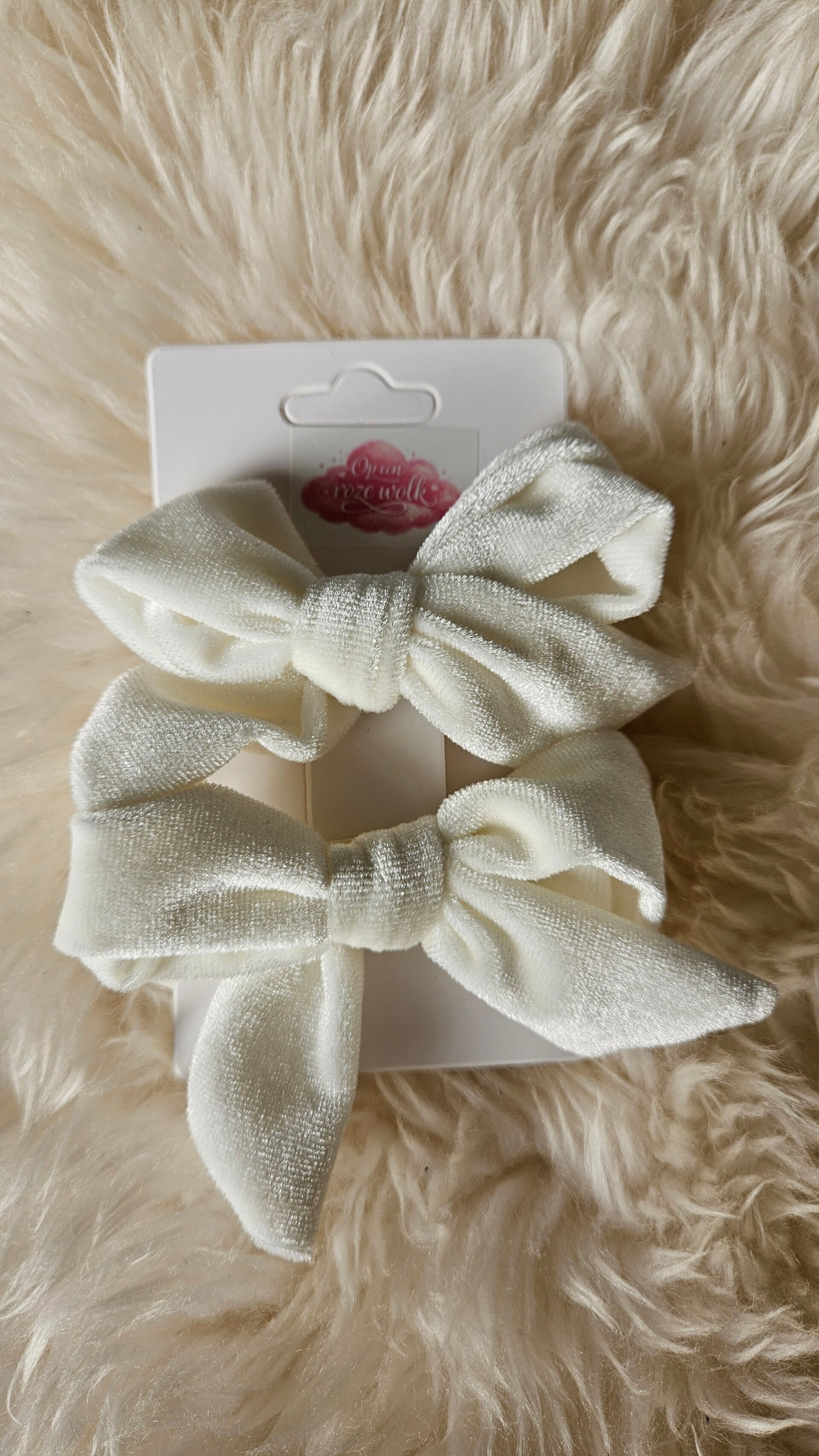 Haarclip strik velvet wit