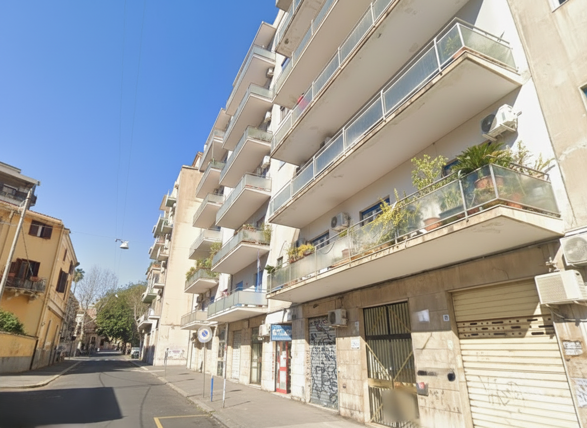 Catania, Appartamento in Via F. Battiato/ Androne
